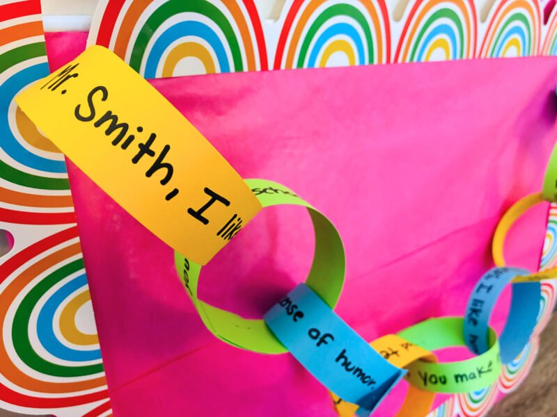 student council ideas - compliment chain on bulletin board