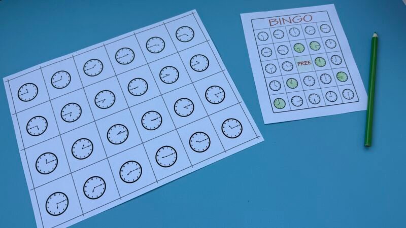 bingo card with different hours of the time